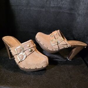 Russel & Bromley Elegant Tan Women's Mules with Studded Buckle Size 10